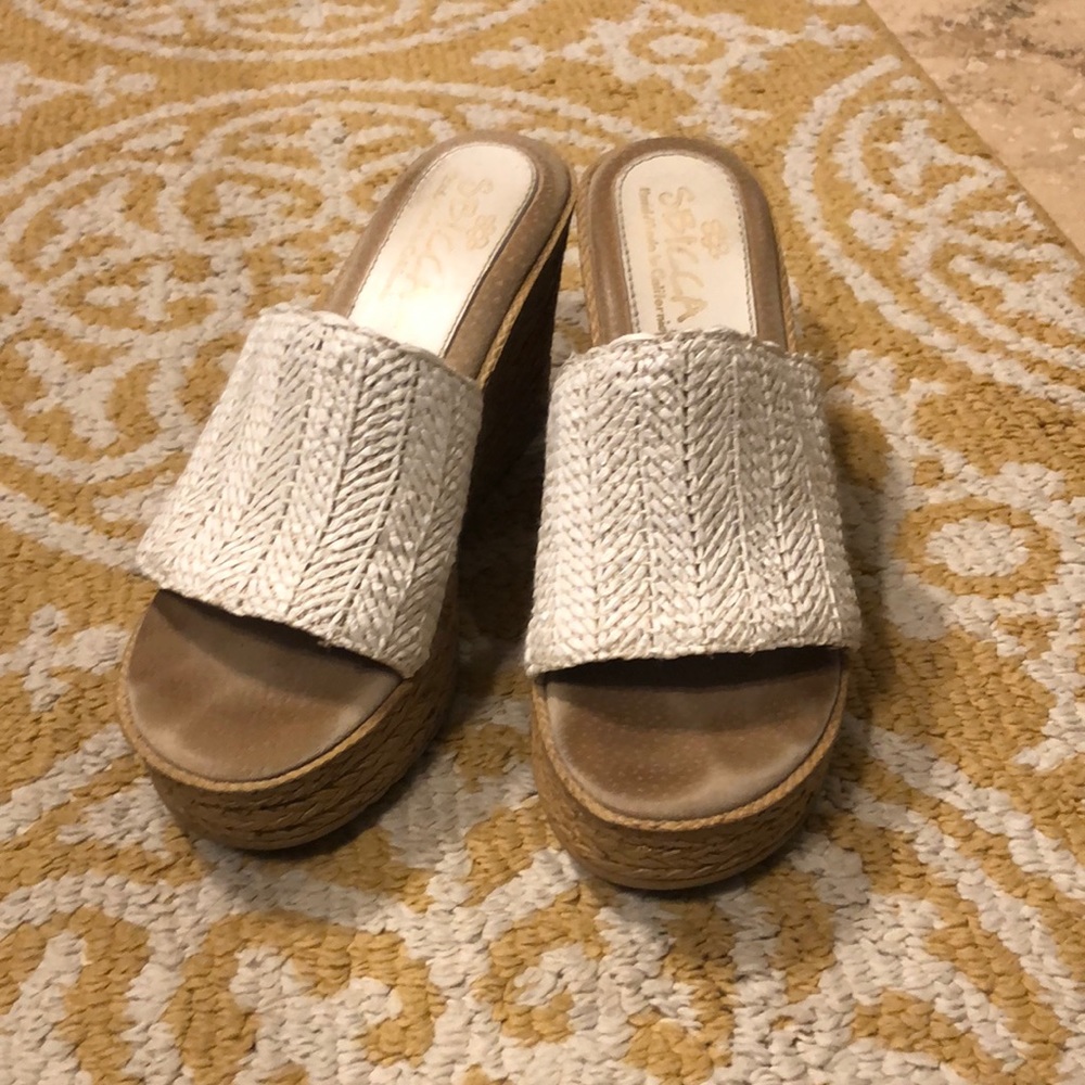 White wedges